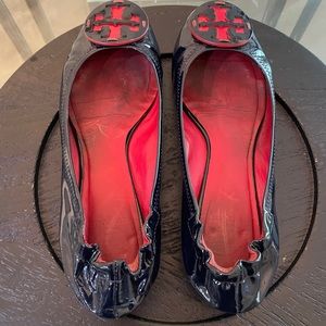 Tory Burch patent leather Miller ballerina flats. Navy/red. Size 9.